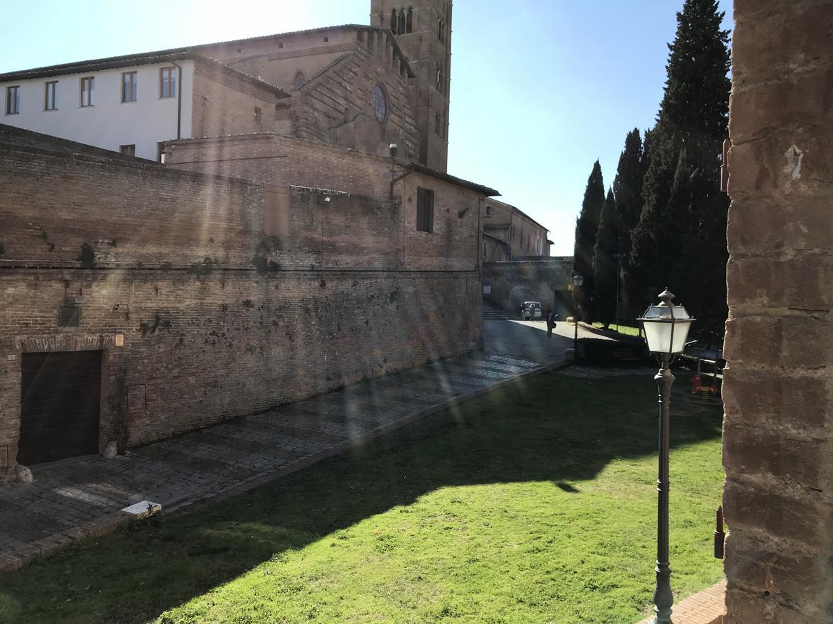 Minimal Julian Hotel Siena Exterior photo